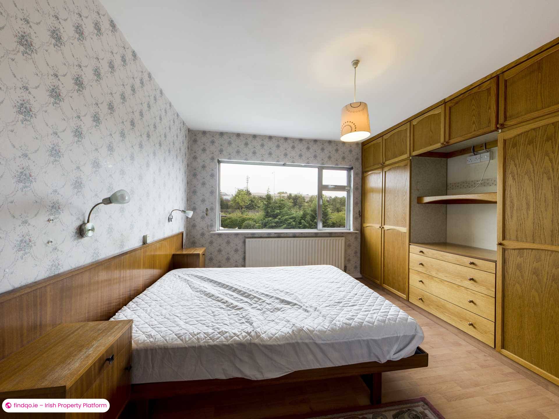 Semi-detached house for Sale in Stillorgan, Dublin (County)