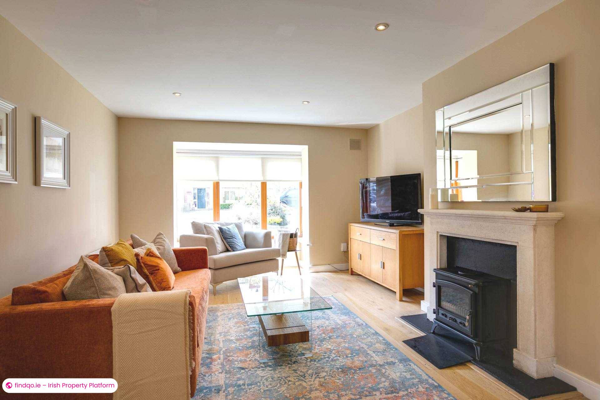 End of terrace house for Sale in Dublin 18