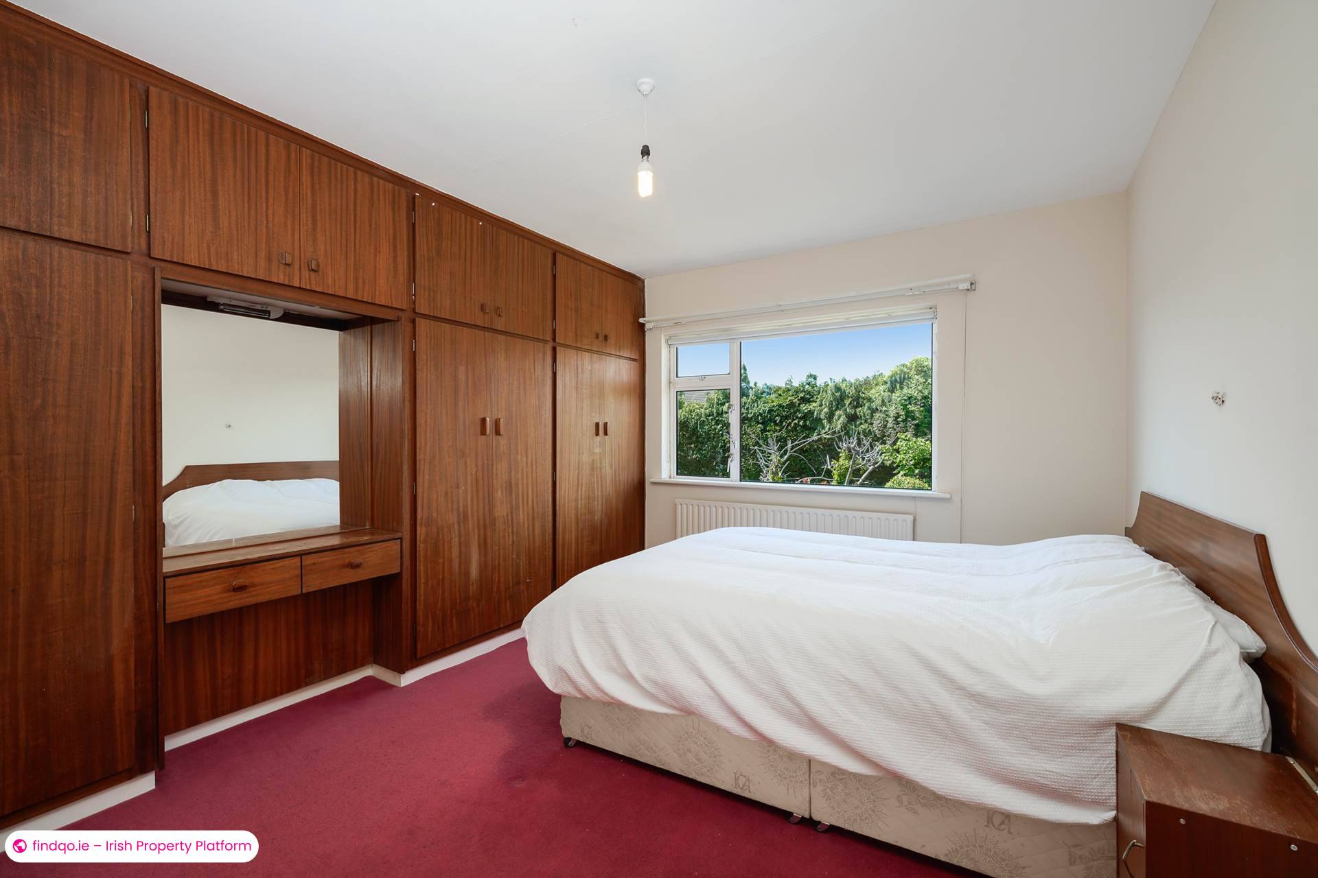 Semi-detached house for Sale in Leopardstown, Dublin 18