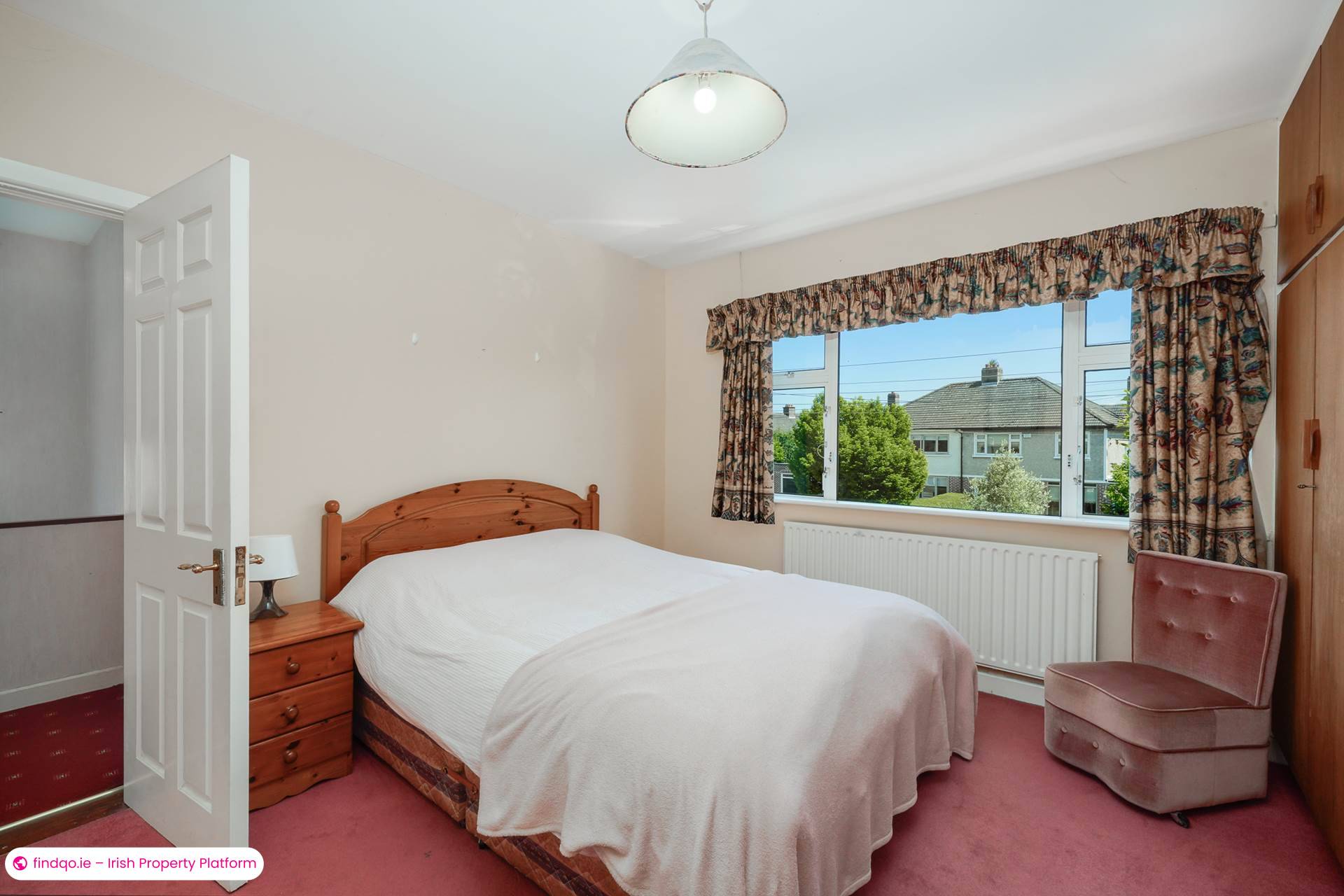 Semi-detached house for Sale in Leopardstown, Dublin 18