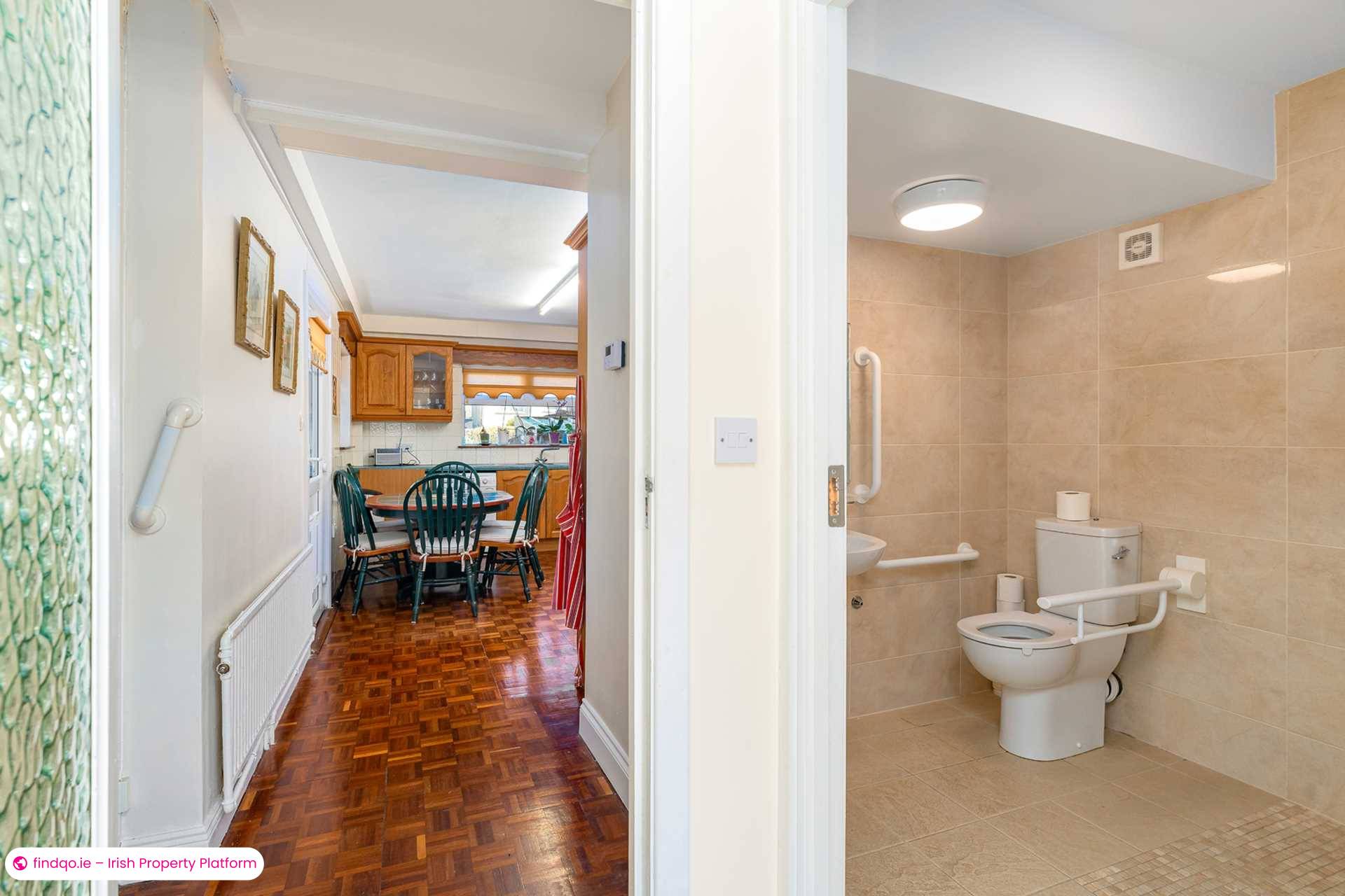 Semi-detached house for Sale in Mount Merrion, Dublin (County)