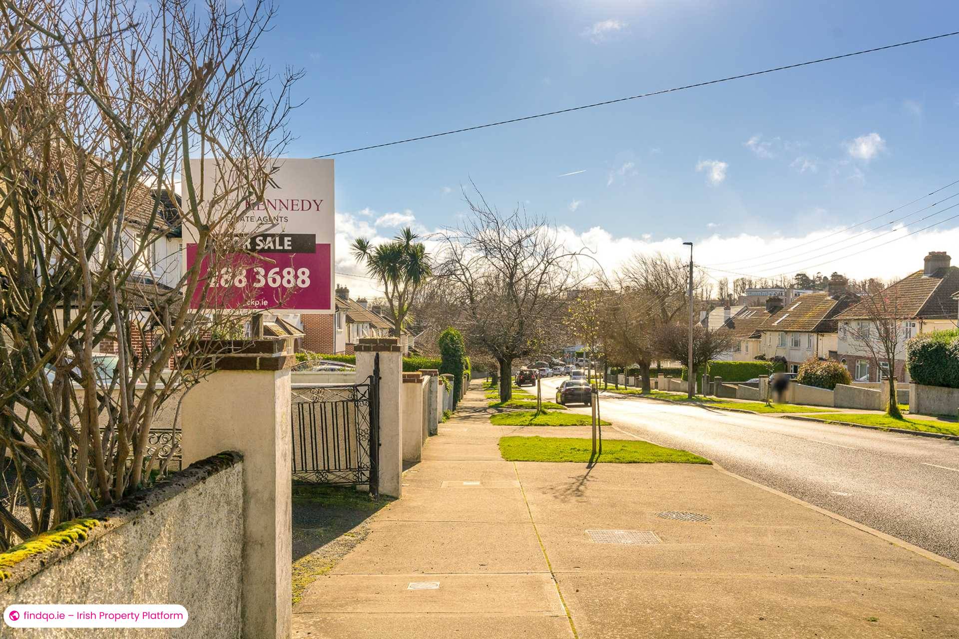 Semi-detached house for Sale in Mount Merrion, Dublin (County)