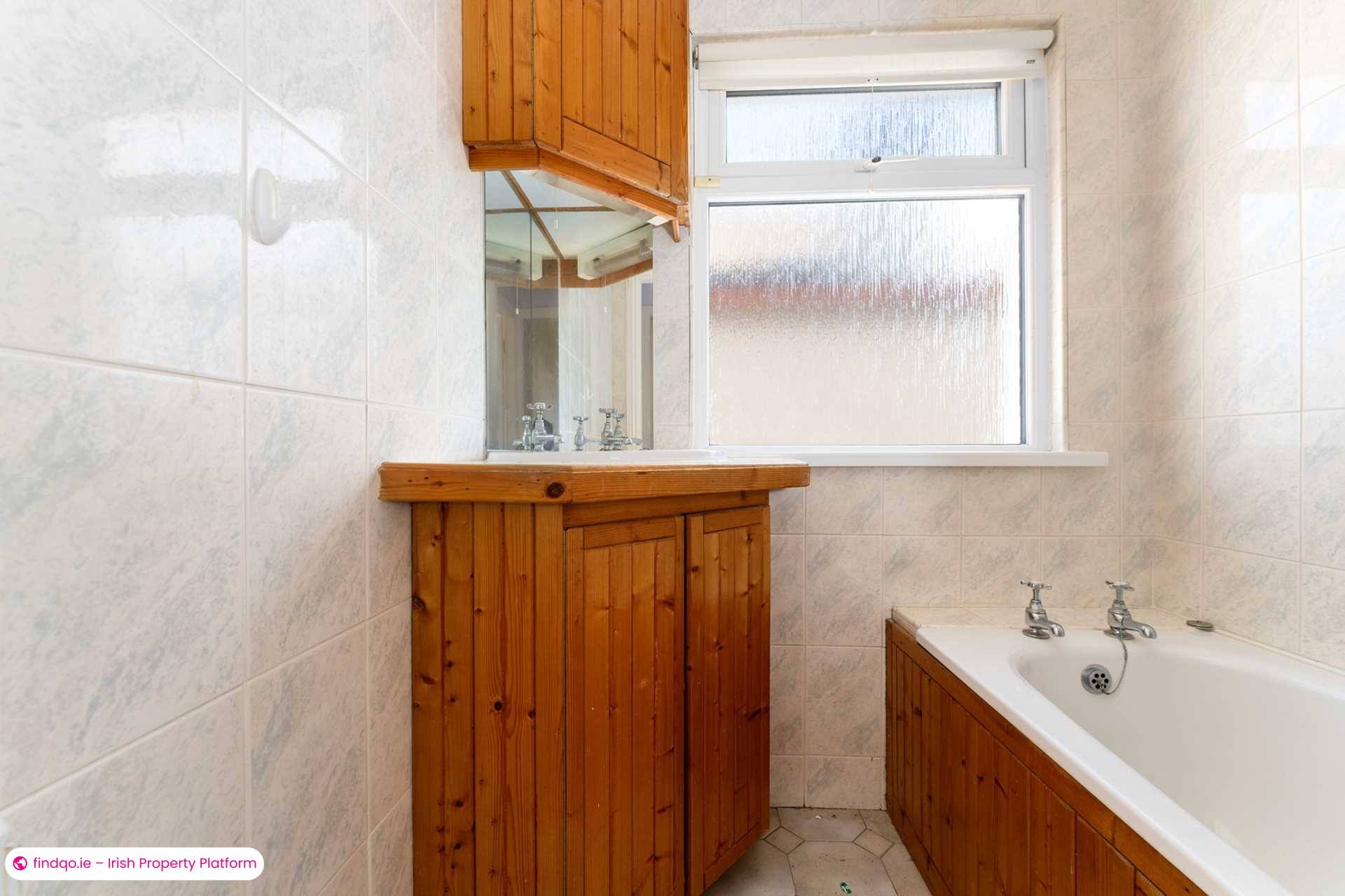 Semi-detached house for Sale in Dun Laoghaire, Dublin (County)