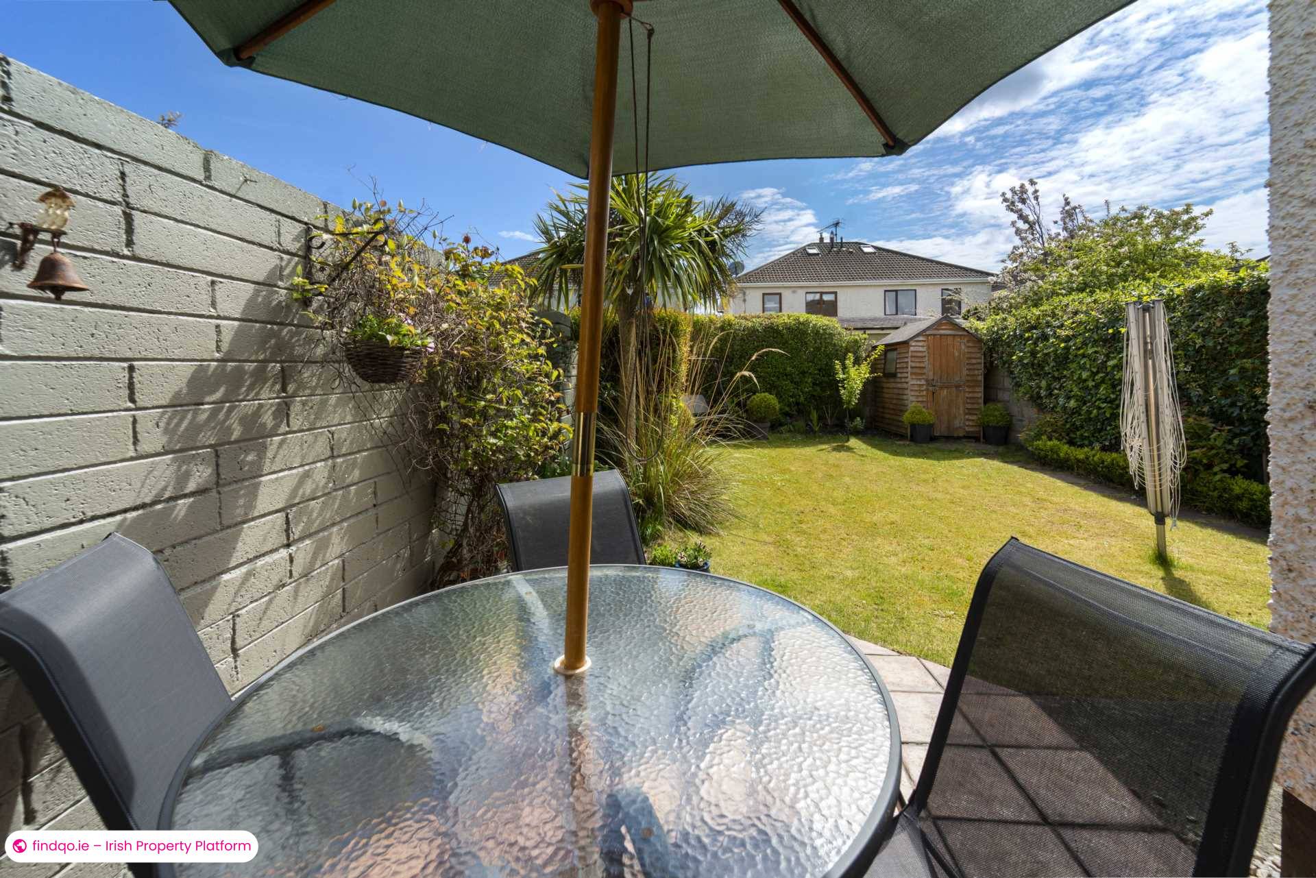 Semi-detached house for Sale in Dublin 18