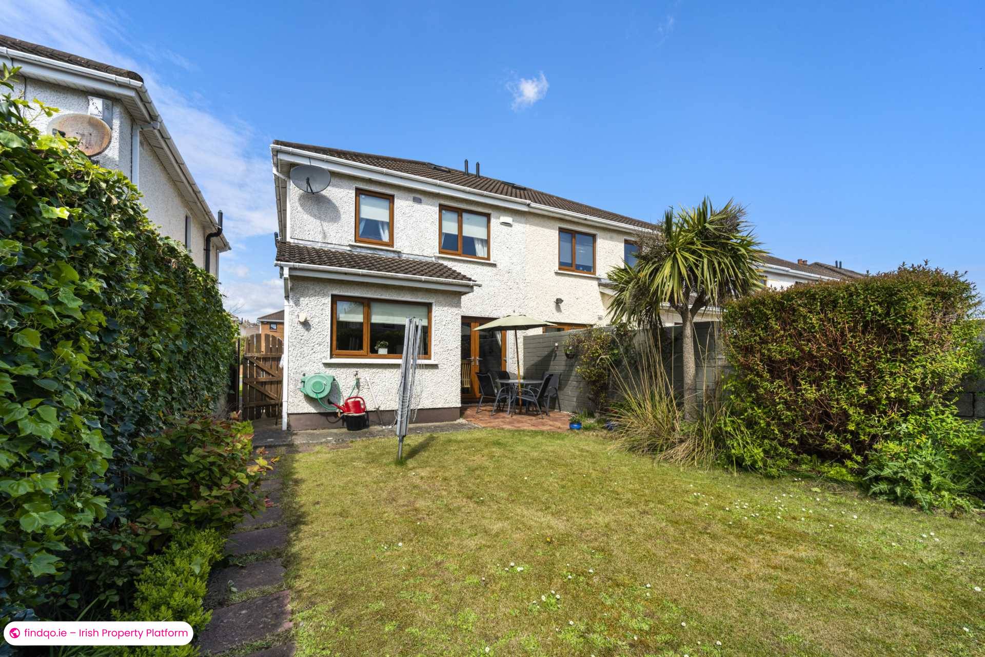 Semi-detached house for Sale in Dublin 18