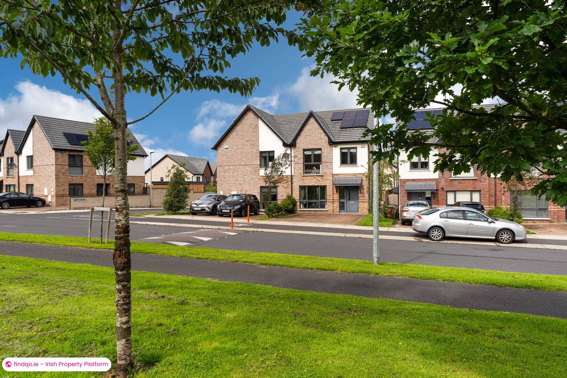 Semi-detached house for Sale in Dublin 24