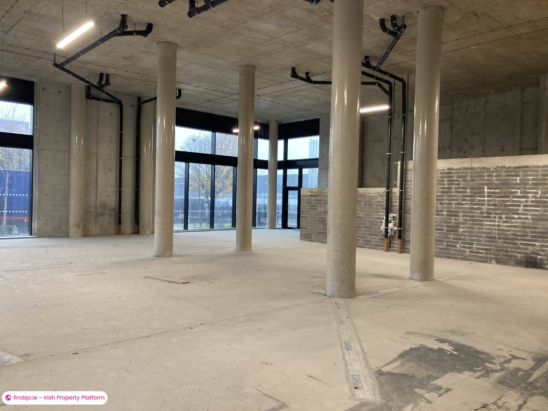 Unfurnished Retail Unit for Rent in Dublin 24