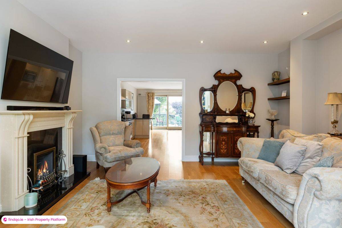 Detached house for Sale in Dublin 18