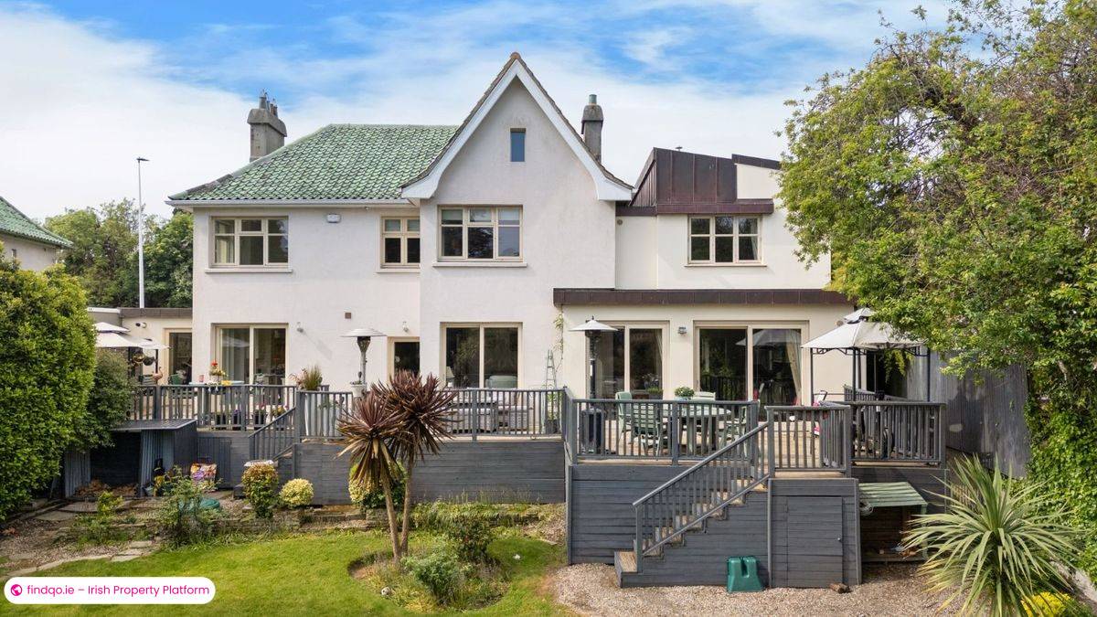Detached house for Sale in Dublin 18