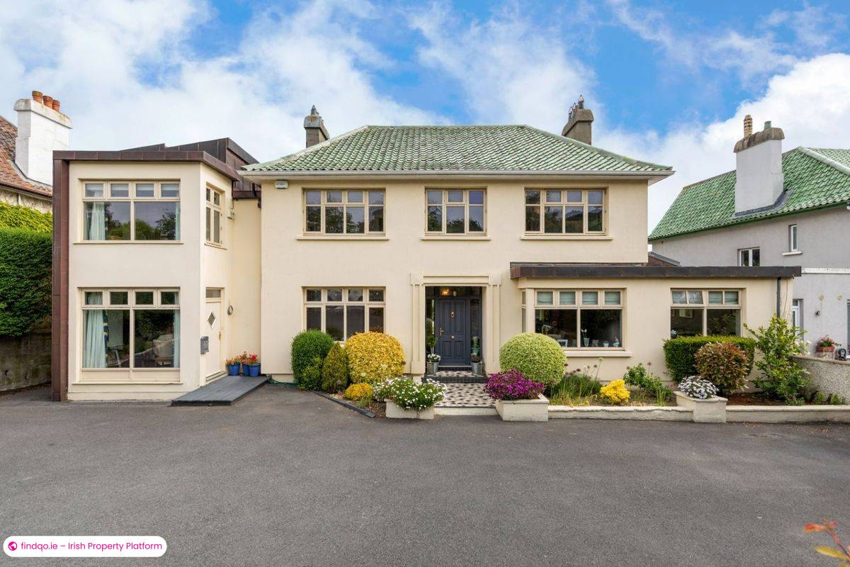 Detached house for Sale in Dublin 18