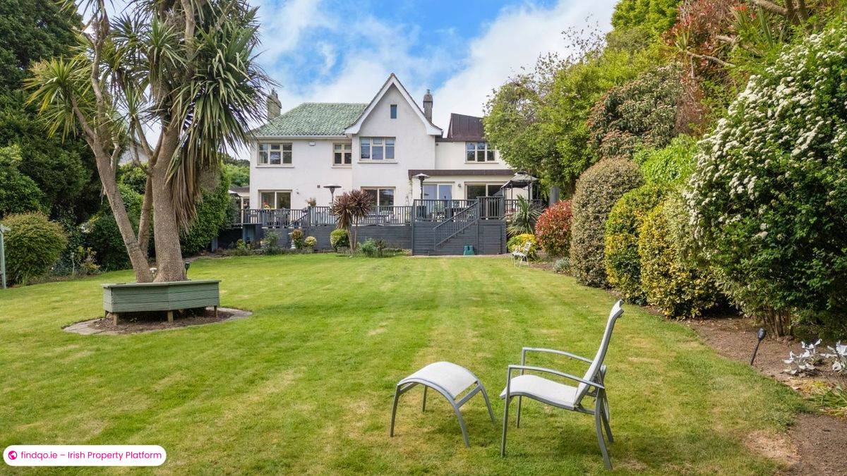 Detached house for Sale in Dublin 18