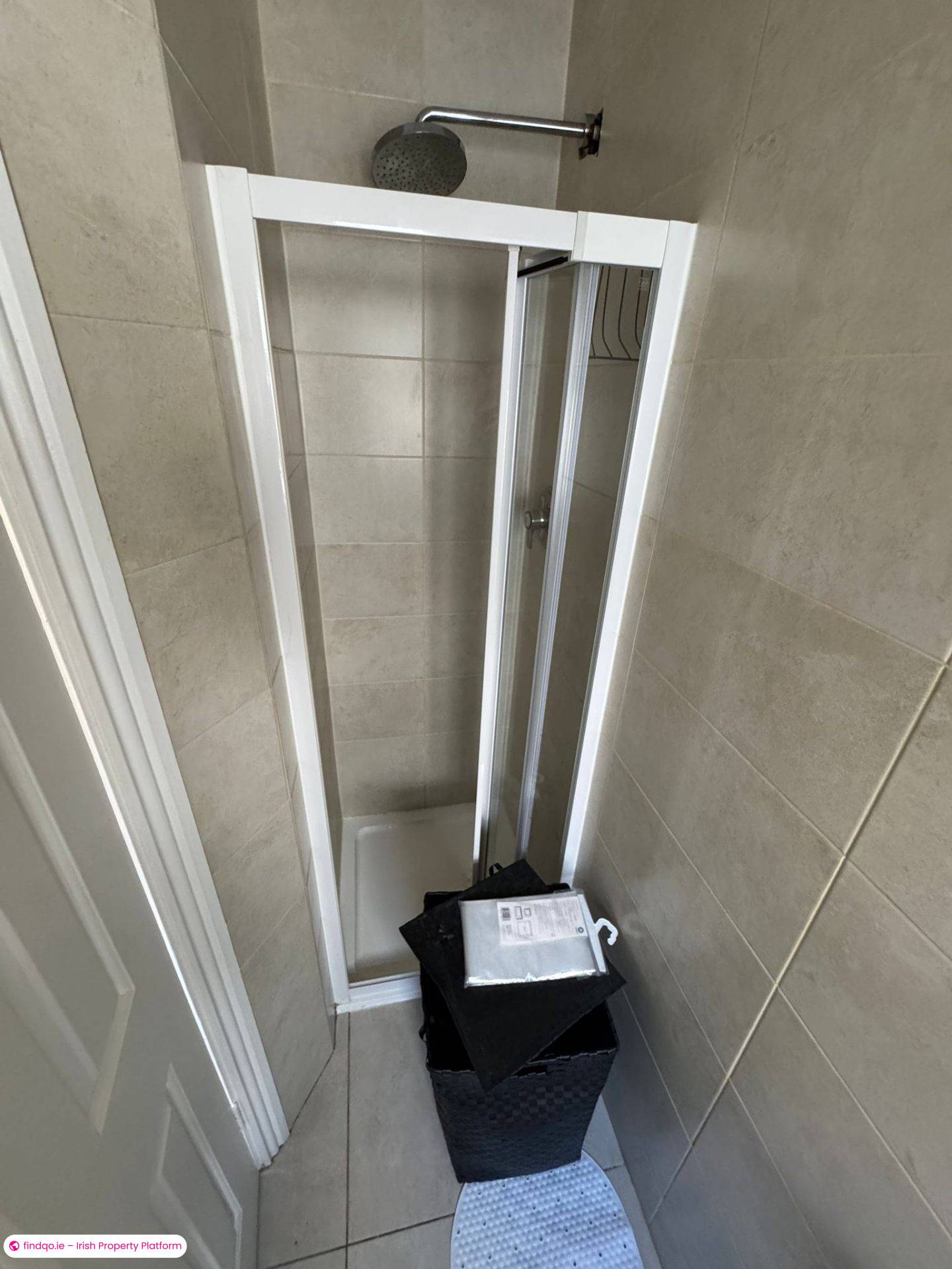 Share a 1 Bedroom House in Dublin 18 with Ensuite and Garden