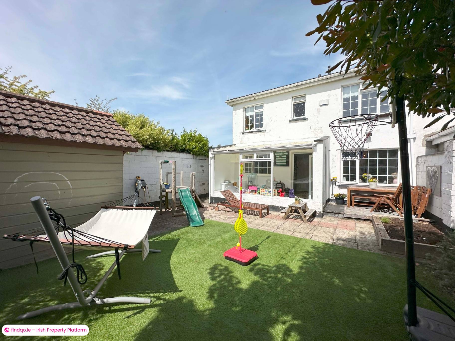 End of terrace house for Sale in Dublin 24