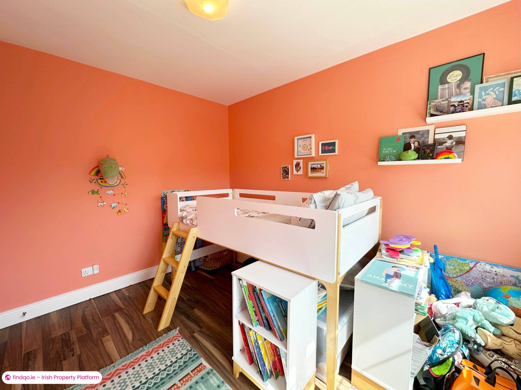 End of terrace house for Sale in Dublin 24