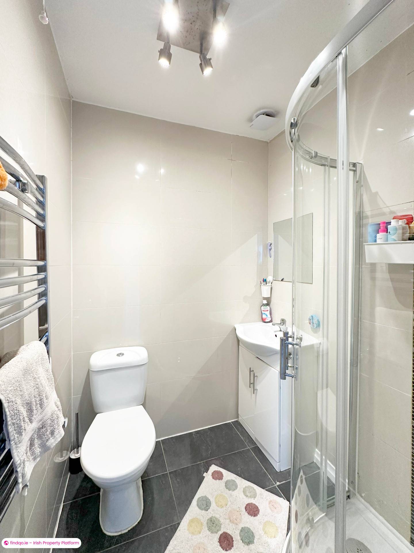 End of terrace house for Sale in Dublin 24
