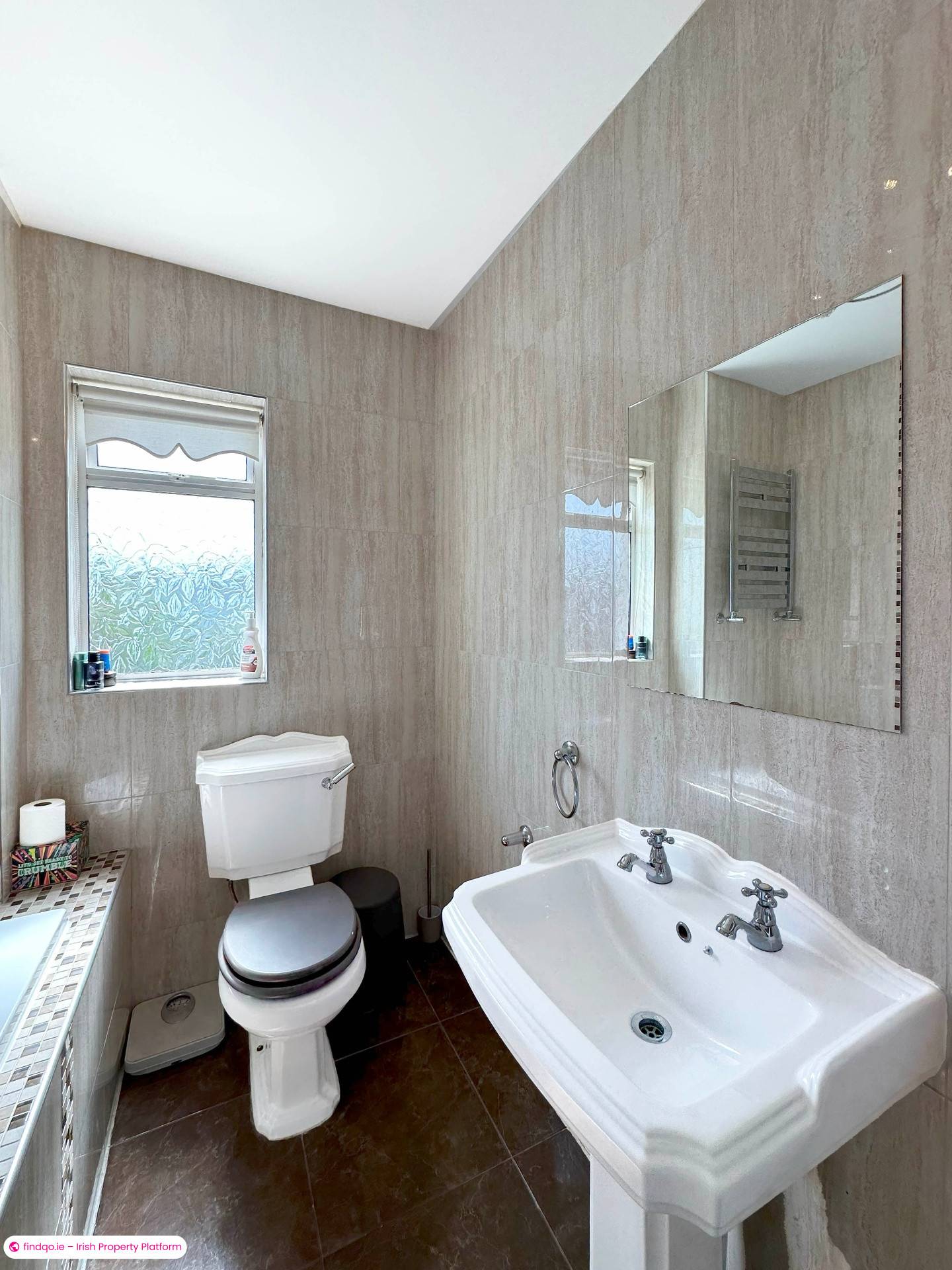 End of terrace house for Sale in Dublin 24