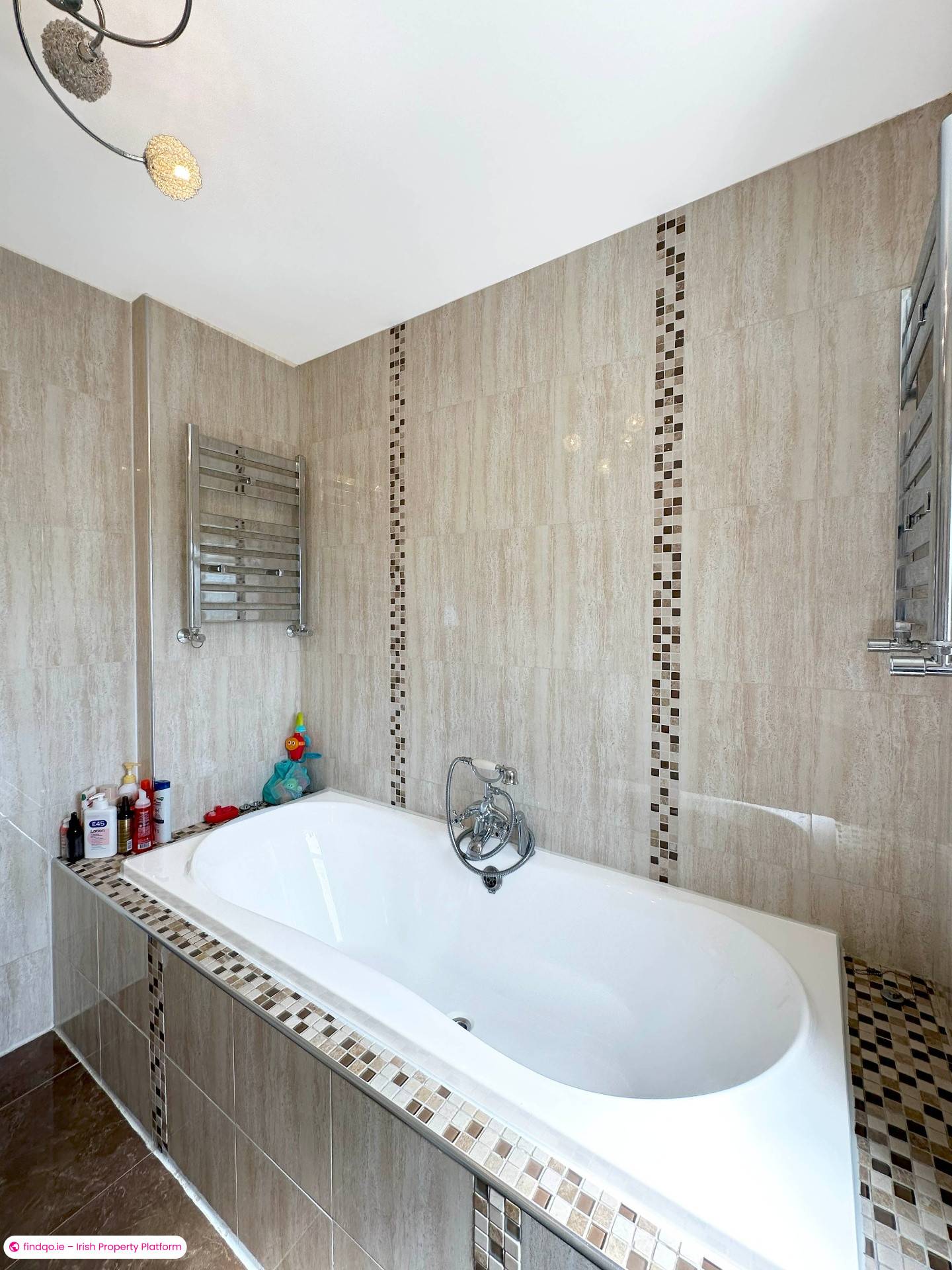 End of terrace house for Sale in Dublin 24