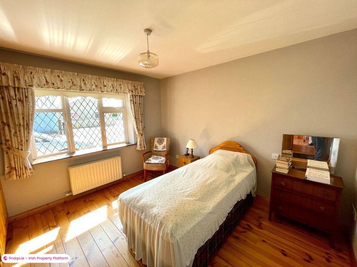 Buy a 3 Bedroom Detached House with Parking in Tralee Kerry