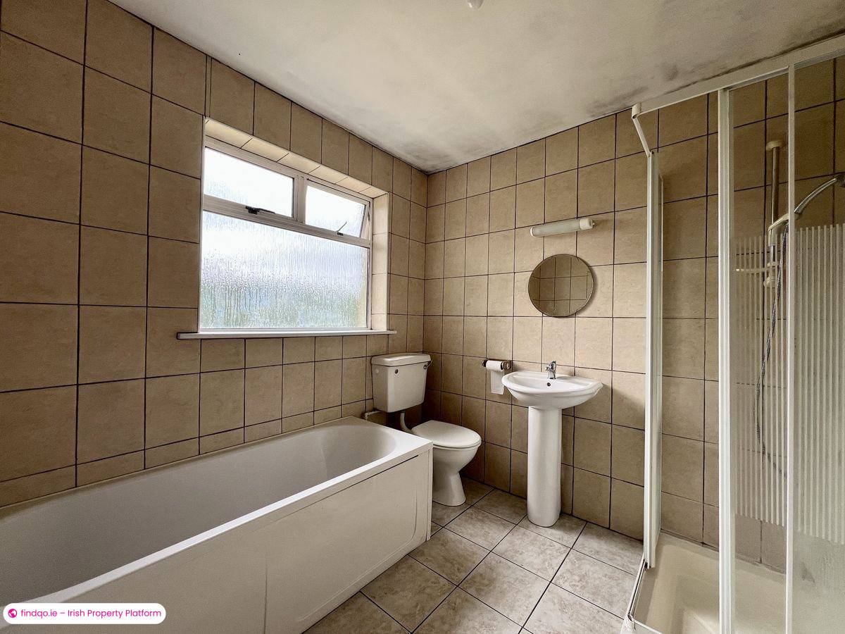 Buy a 3 Bedroom Detached House in Castleisland Co Kerry V92 RC91