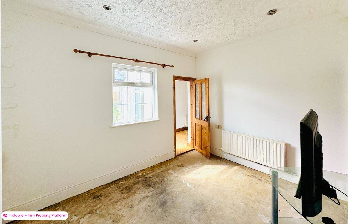 4 Bed Bungalow For Sale
