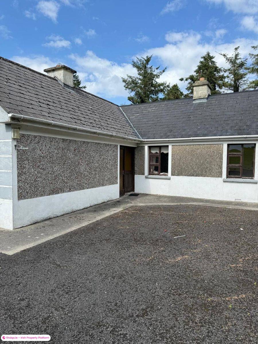 Detached house for Sale in Castlebar, Mayo