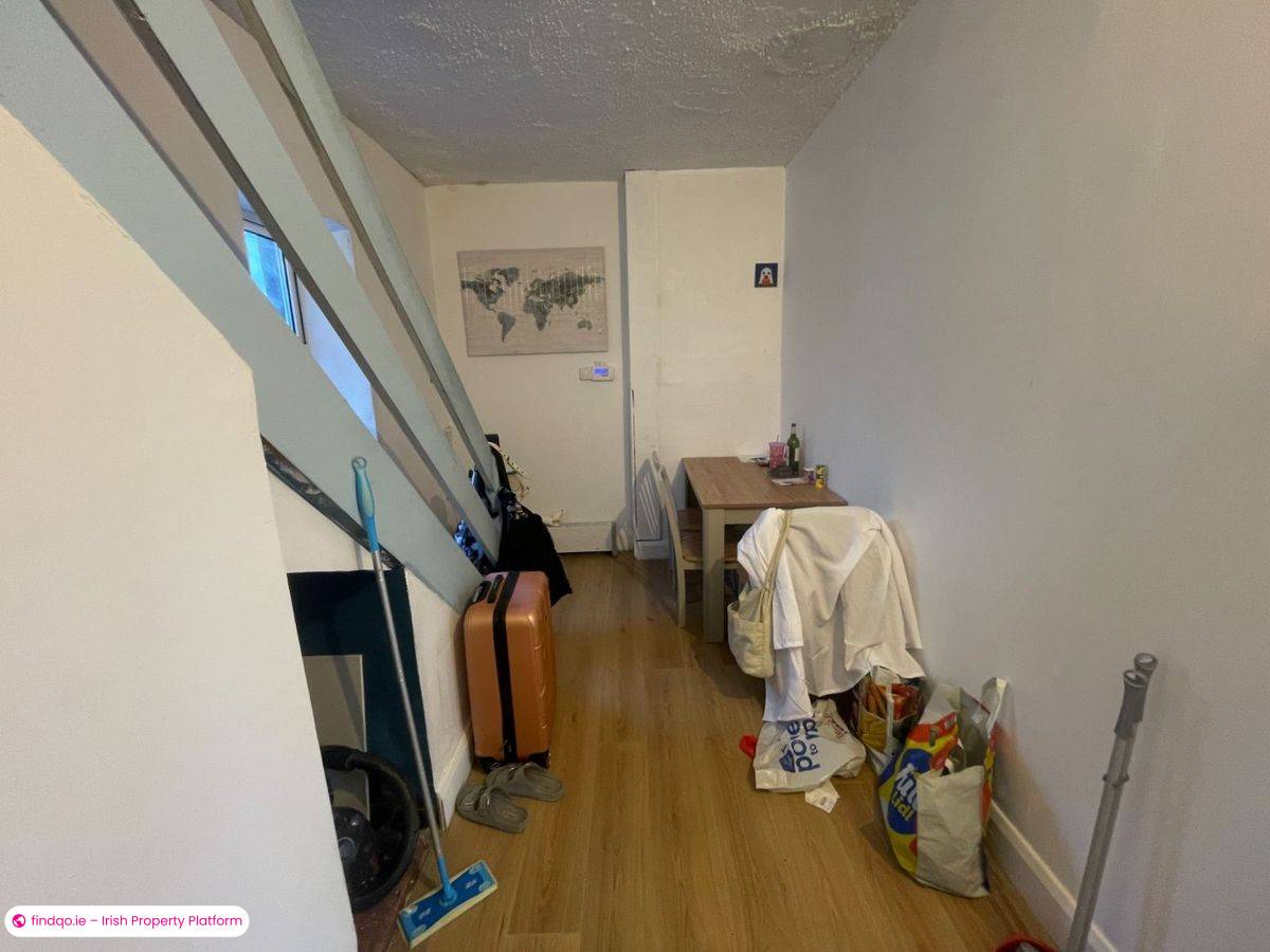 Charming 2 Bedroom End of Terrace House