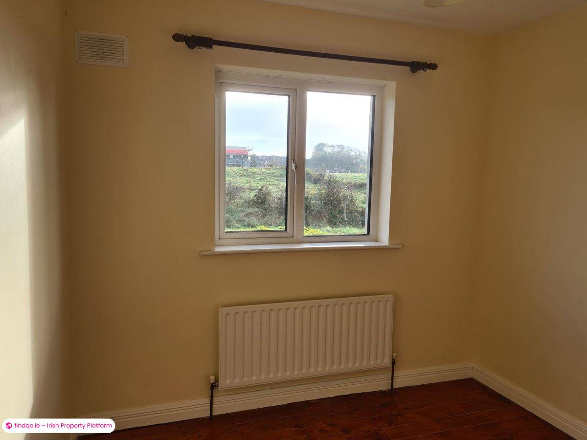 3 Bedroom Semi Detached House for Sale with Garden and Parking in Claremorris Mayo