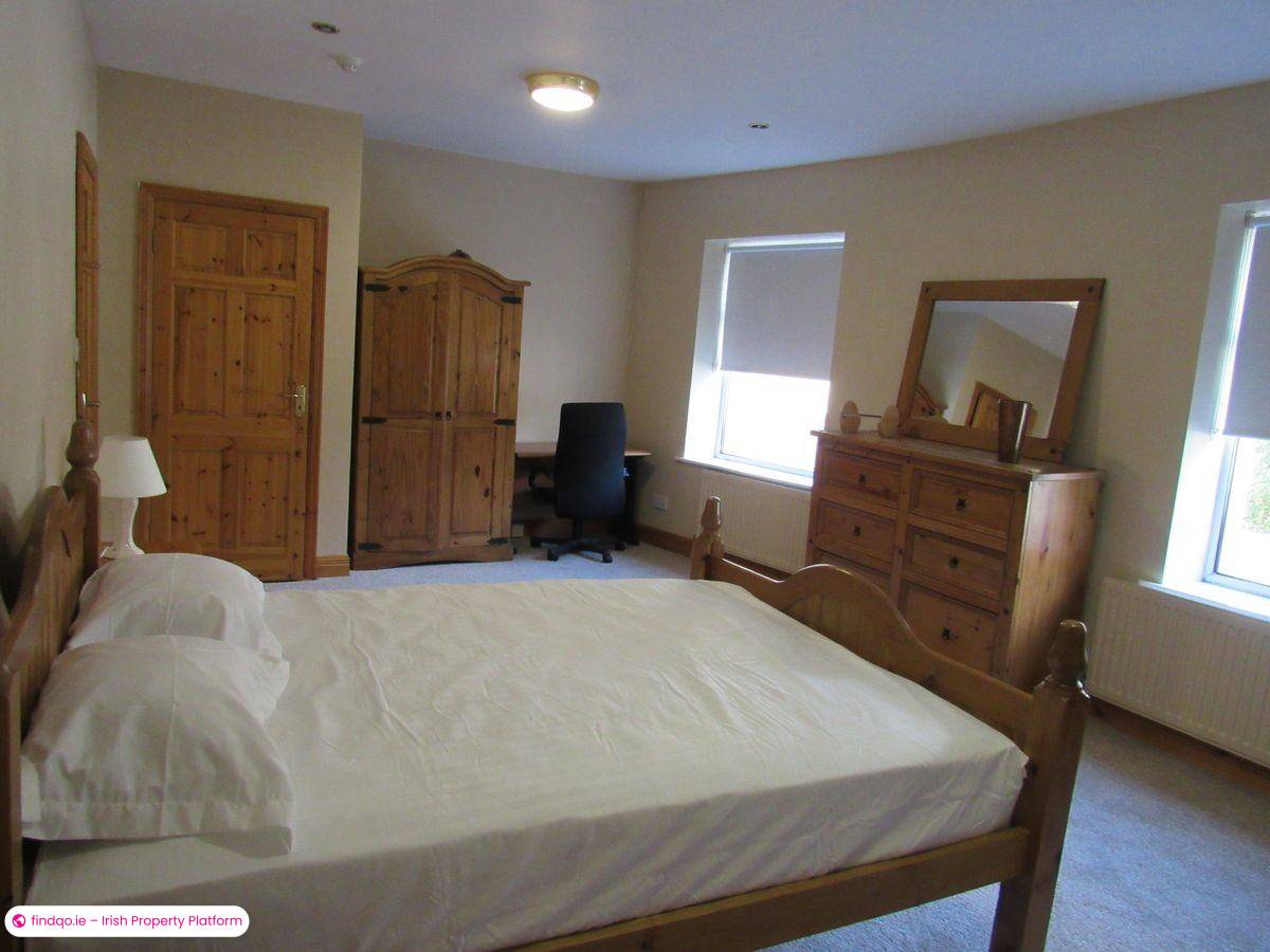 Semi-detached house for Sale in Ballyhaunis, Mayo