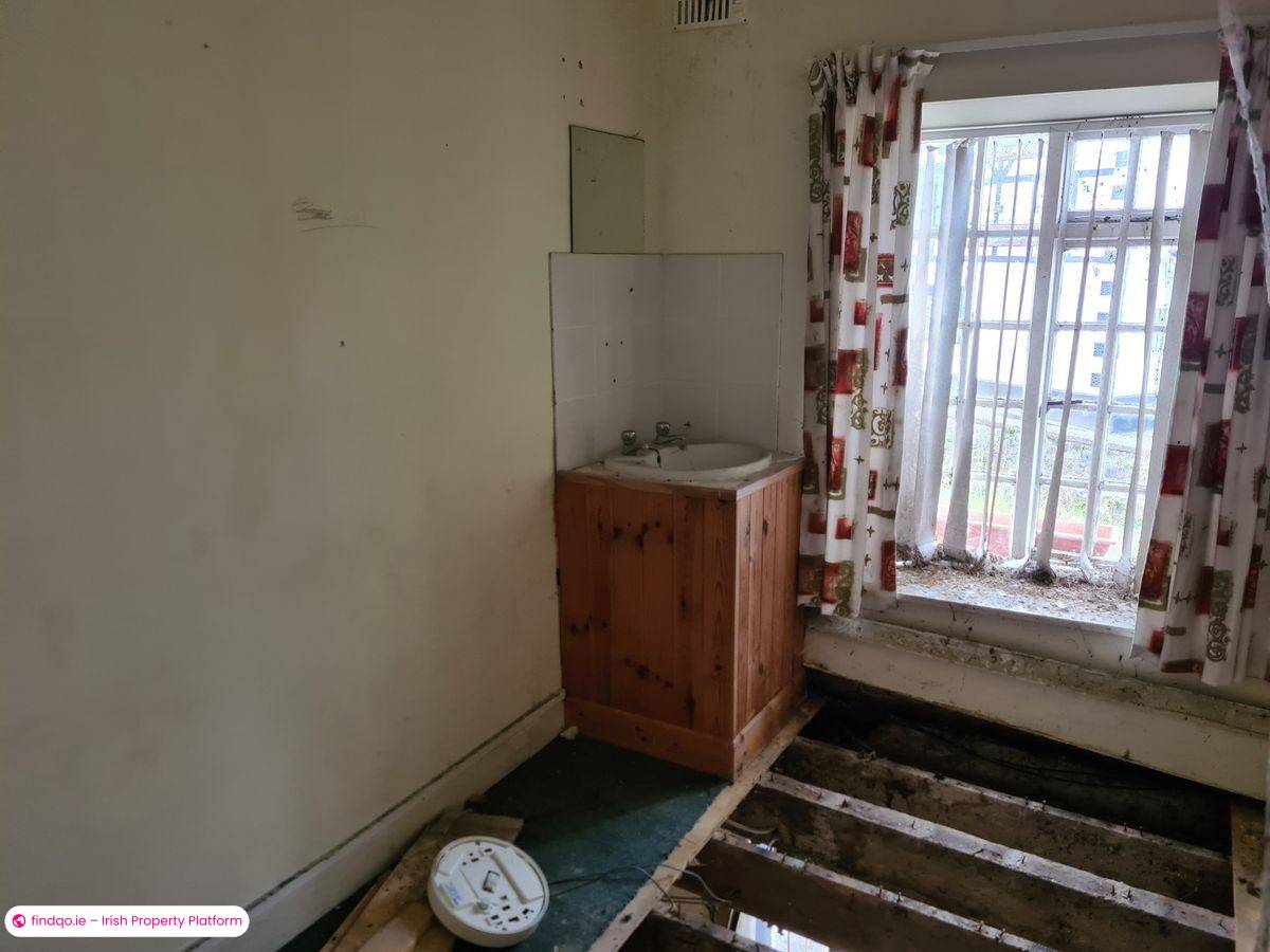 Semi-detached house for Sale in Charlestown, Mayo