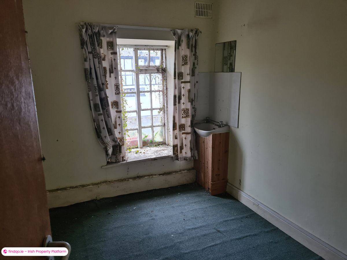 Semi-detached house for Sale in Charlestown, Mayo