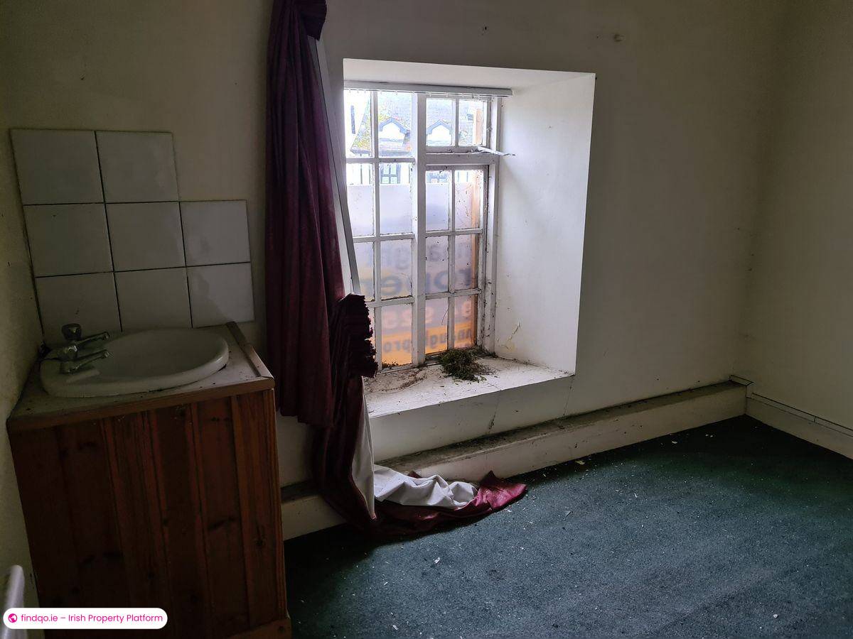 Semi-detached house for Sale in Charlestown, Mayo