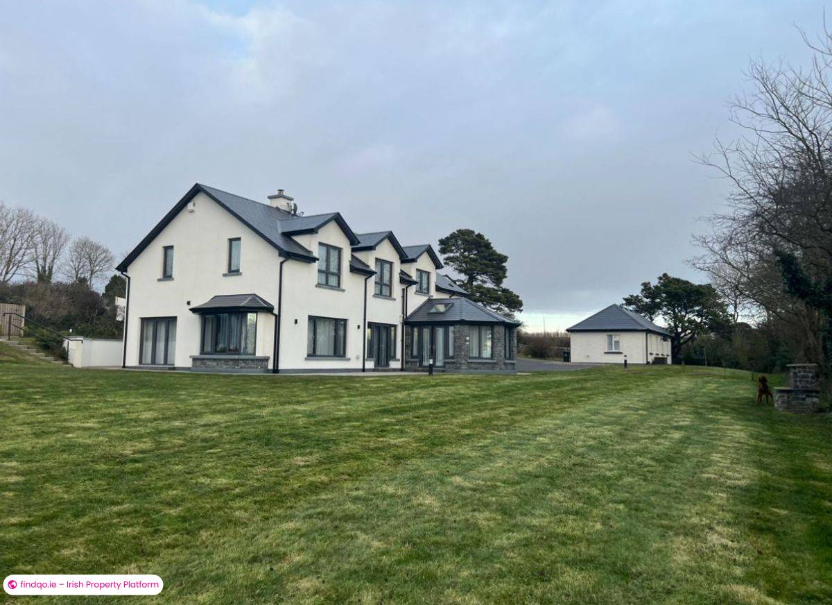 Detached house for Sale in Passage East, Waterford