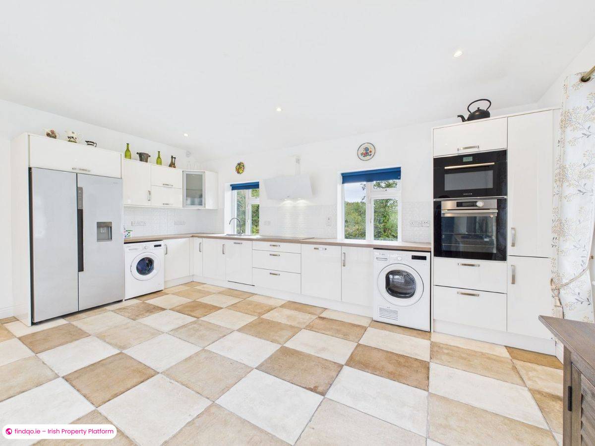 Detached house for Sale in Passage East, Waterford