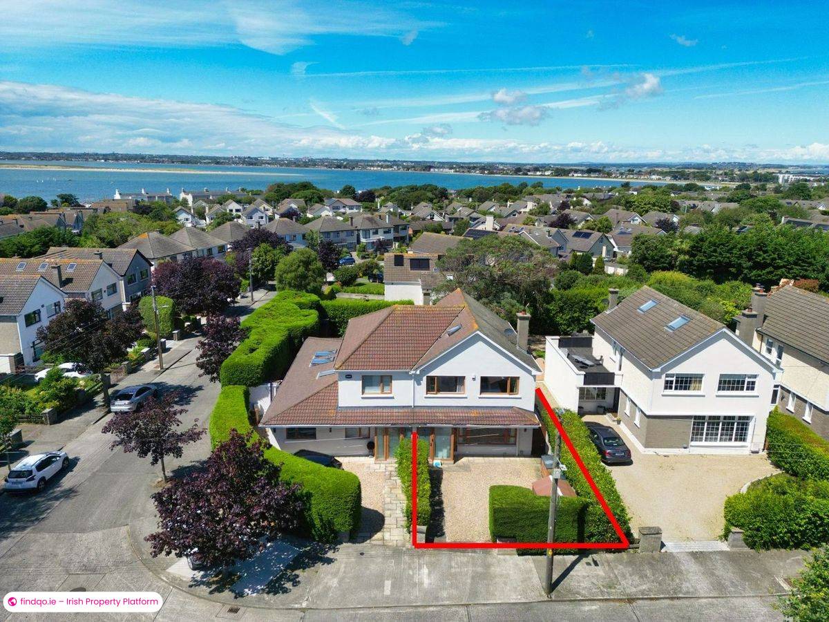 Semi-detached house for Sale in Sutton, Dublin (County)