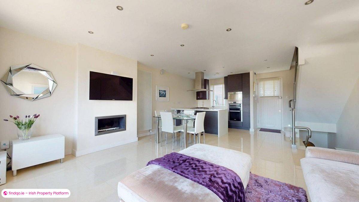 Furnished 2 Bedroom House with Parking for Rent in Howth Dublin 13