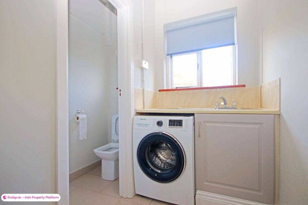 Rent 4 Bedroom Unfurnished House with Garden and Pet Friendly in Sutton Dublin 13