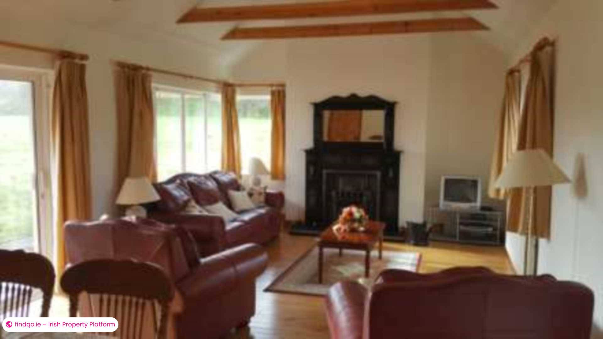 Detached house for Sale in Foynes, Limerick, V94 R5P2