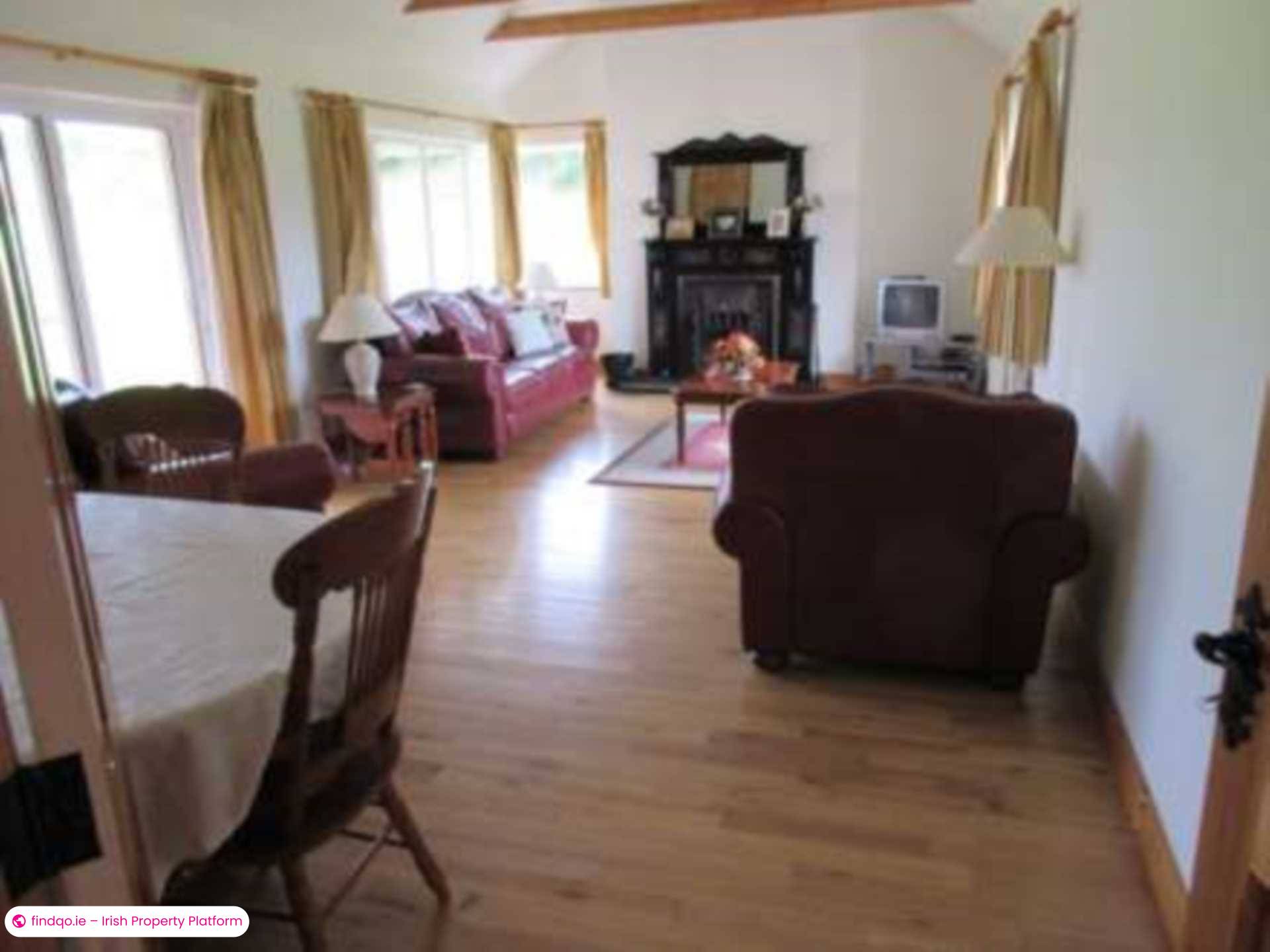 Detached house for Sale in Foynes, Limerick, V94 R5P2