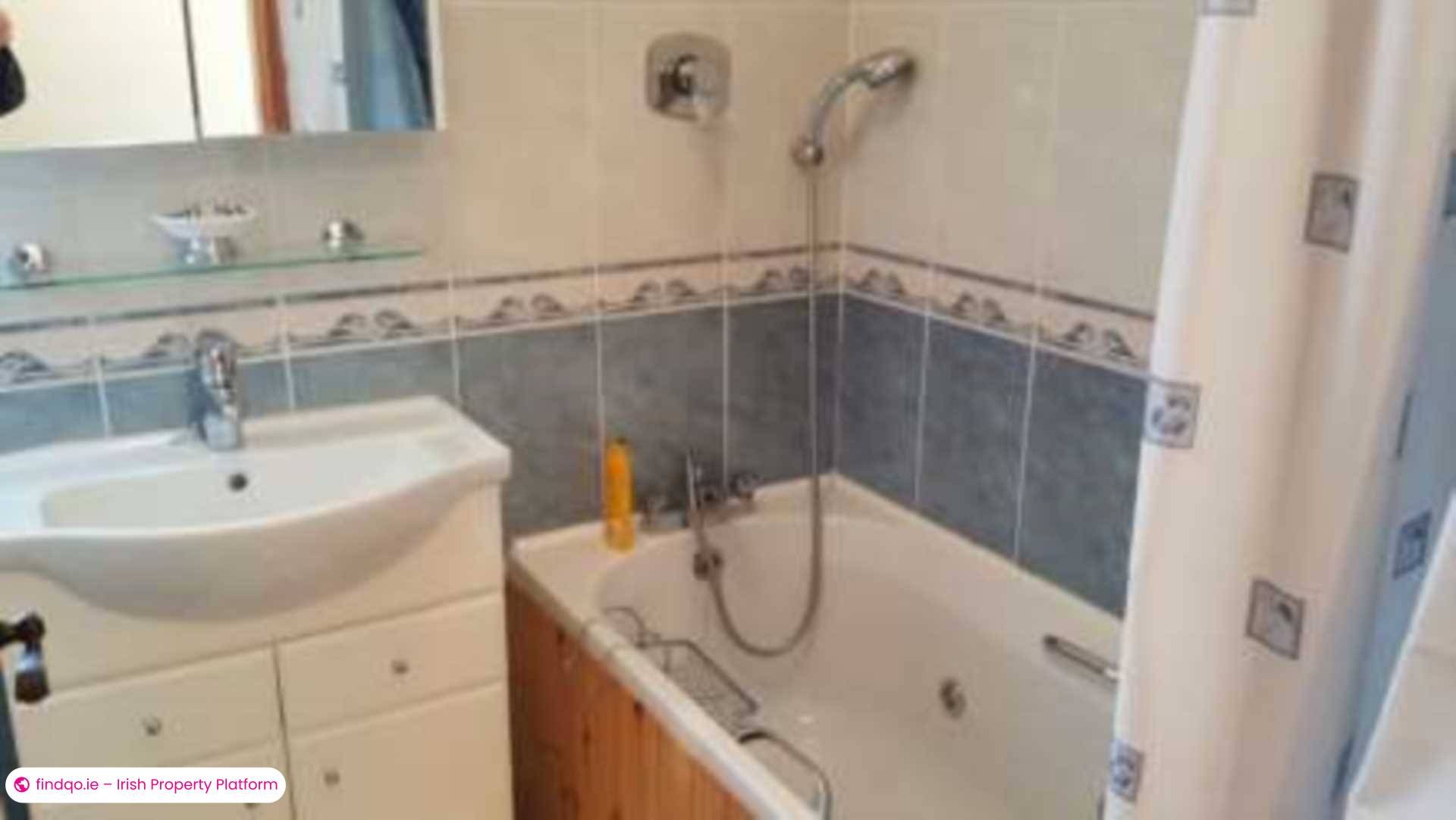 Detached house for Sale in Foynes, Limerick, V94 R5P2