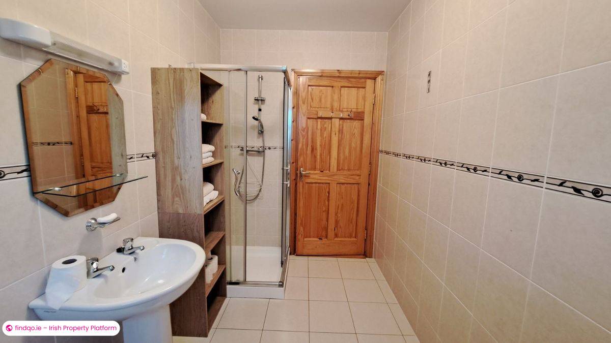 3 Bed 3 Bath Detached House