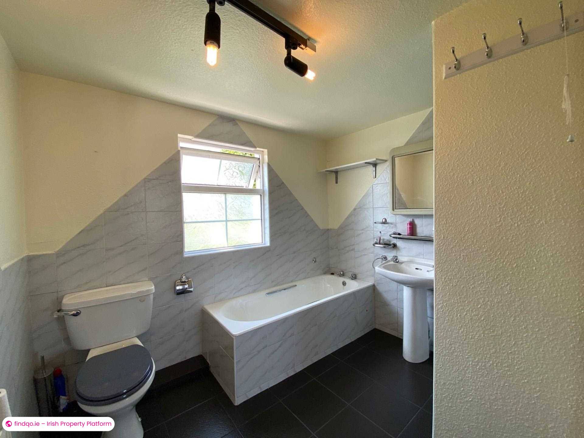 Detached house for Sale in Oughterard, Galway