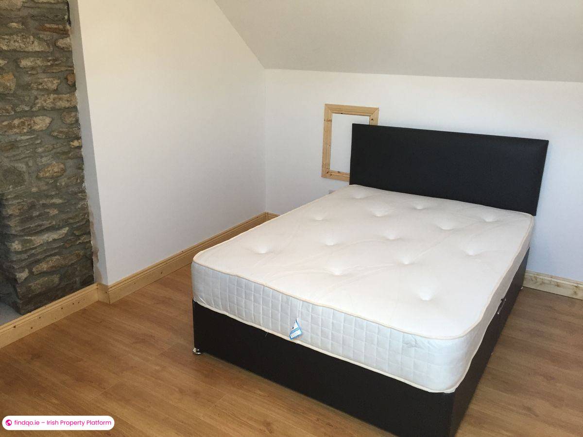 Semi-detached house for Sale in Bantry, Cork