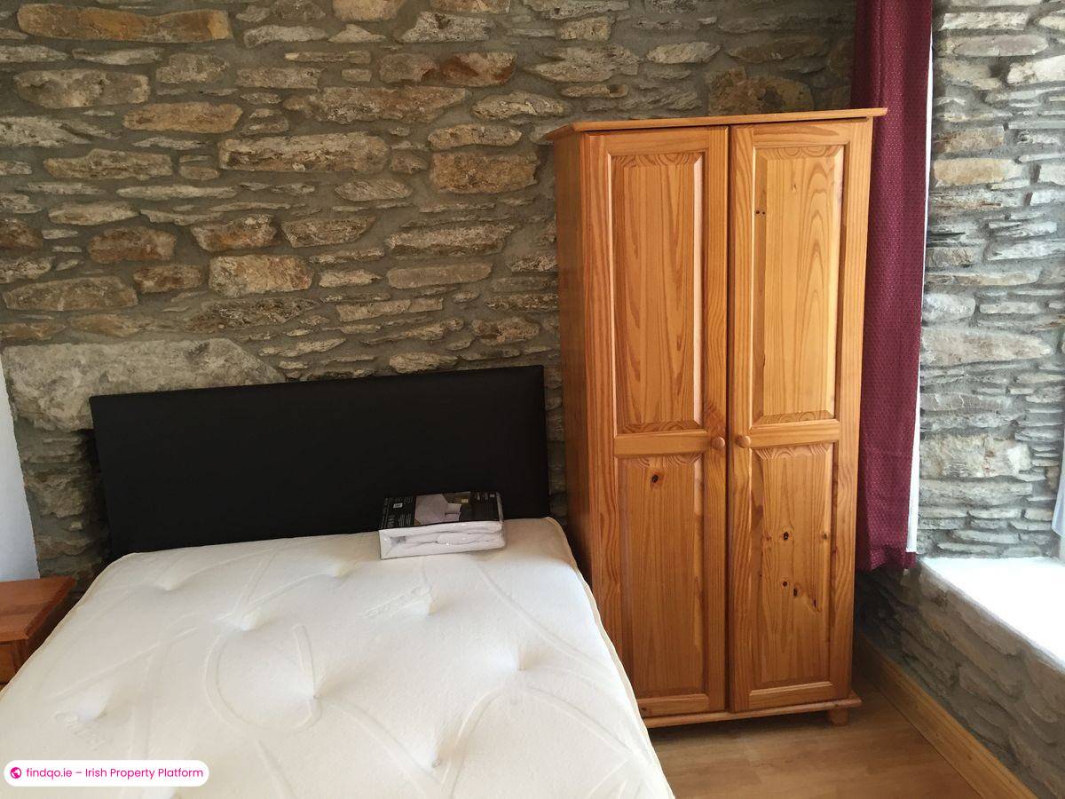 Semi-detached house for Sale in Bantry, Cork
