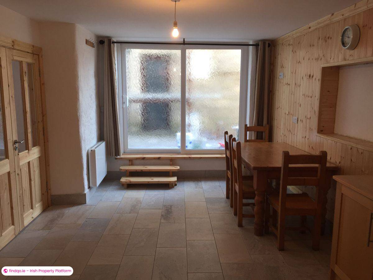 Semi-detached house for Sale in Bantry, Cork