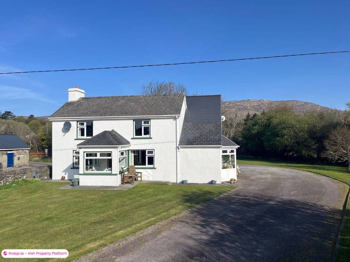 Detached house for Sale in Schull, Cork
