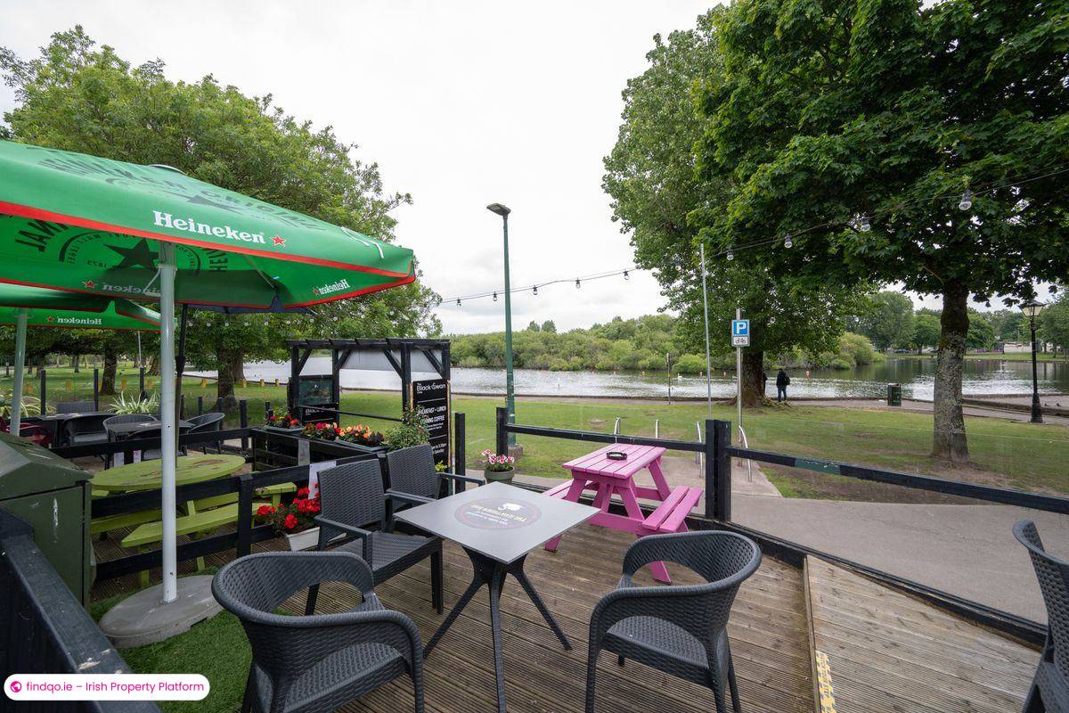 Restaurant / Bar / Hotel for Sale in The Lough, Cork
