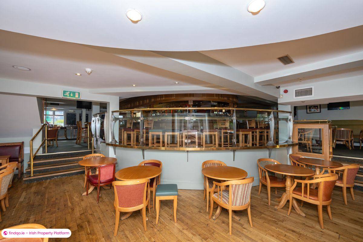 Restaurant / Bar / Hotel for Sale in The Lough, Cork