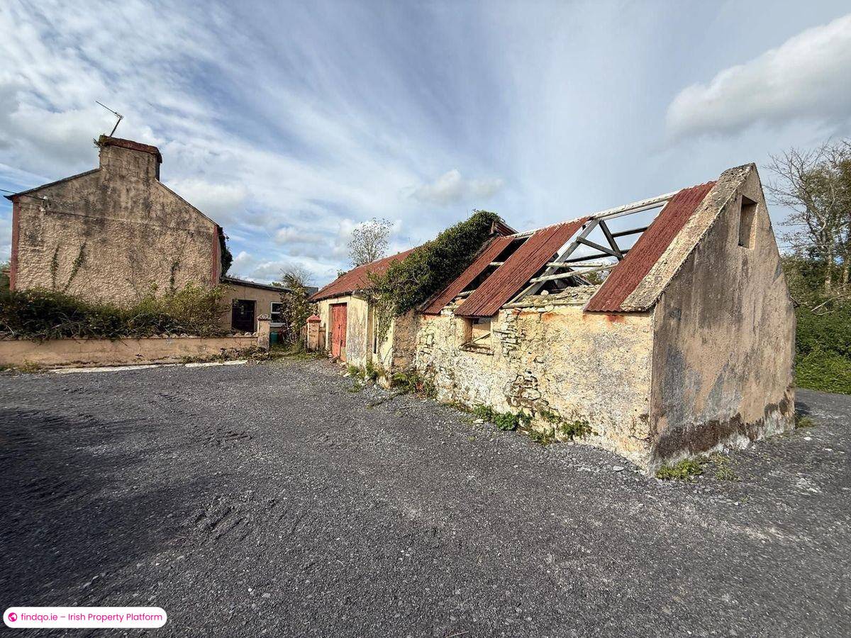 Detached house for Sale in Castlerea, Roscommon