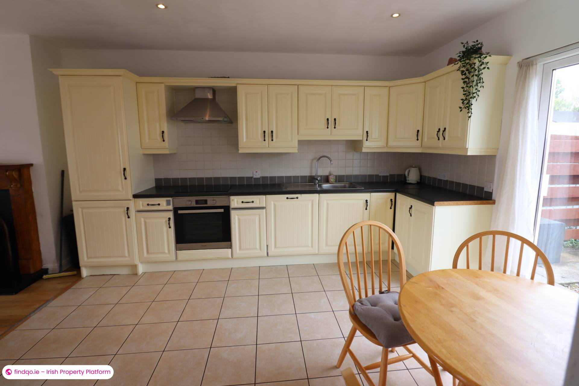 Terraced house for Sale in Oughterard, Galway