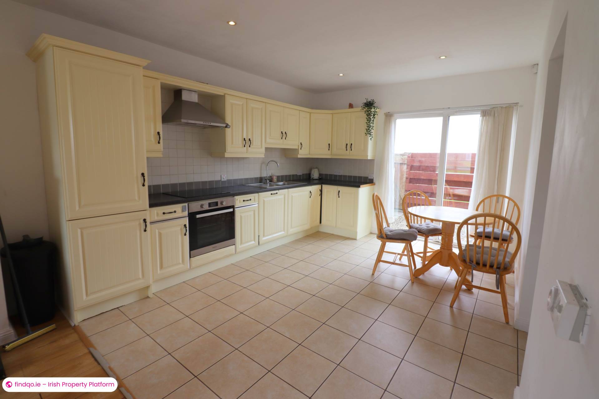 Terraced house for Sale in Oughterard, Galway